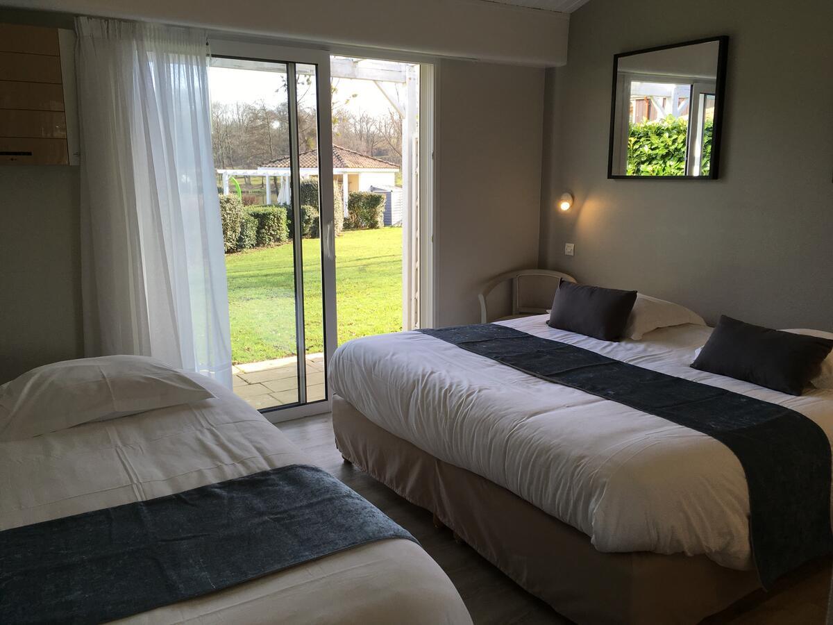 Logis Hotel Val De Vienne Le Vigeant Dış mekan fotoğraf