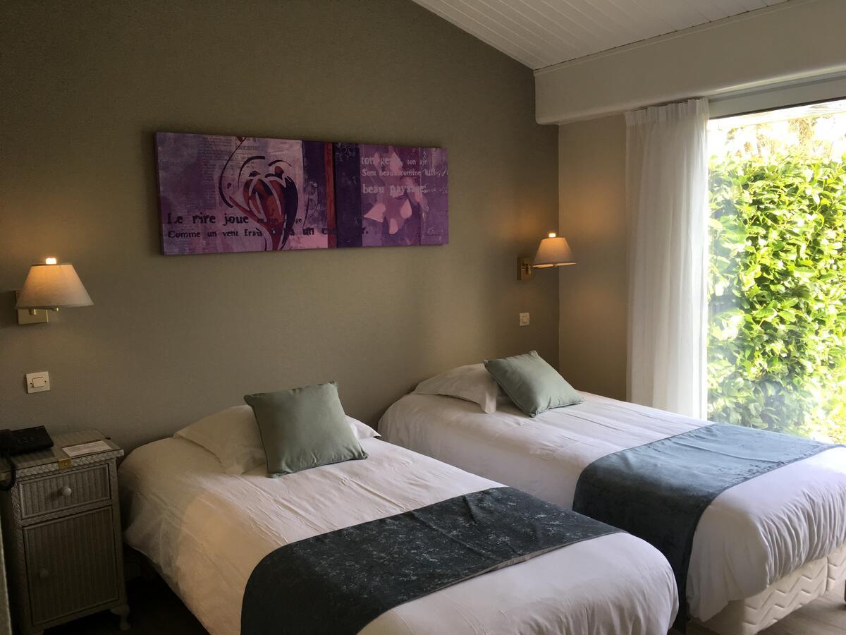 Logis Hotel Val De Vienne Le Vigeant Dış mekan fotoğraf