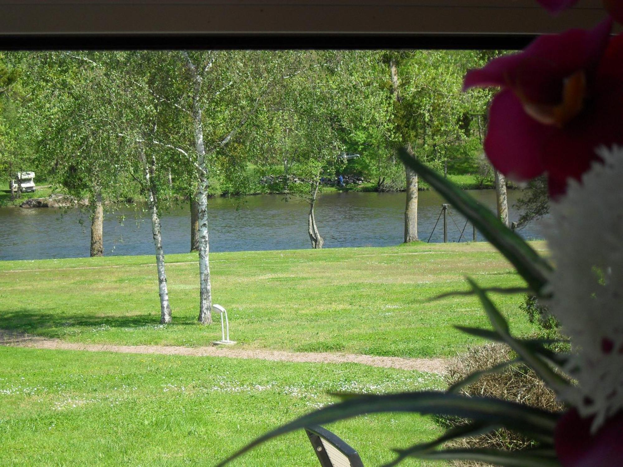 Logis Hotel Val De Vienne Le Vigeant Dış mekan fotoğraf