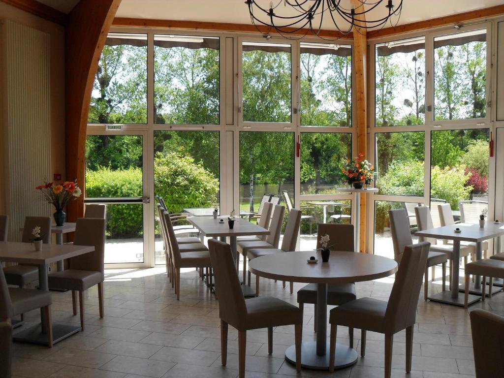 Logis Hotel Val De Vienne Le Vigeant Dış mekan fotoğraf