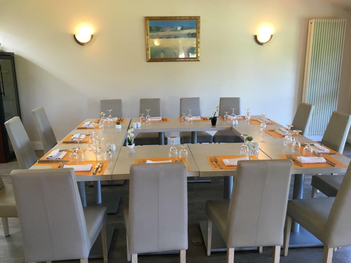 Logis Hotel Val De Vienne Le Vigeant Dış mekan fotoğraf