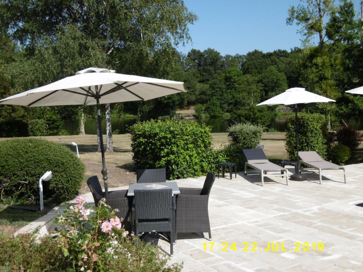Logis Hotel Val De Vienne Le Vigeant Dış mekan fotoğraf