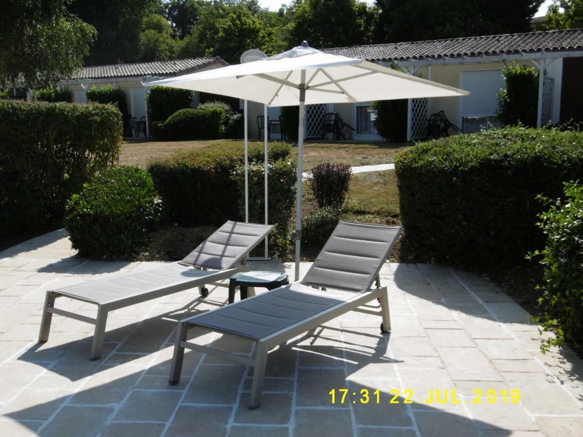 Logis Hotel Val De Vienne Le Vigeant Dış mekan fotoğraf