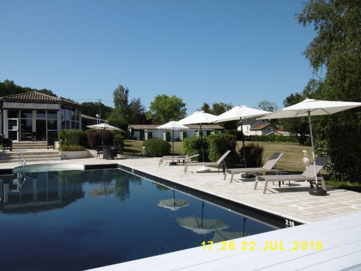 Logis Hotel Val De Vienne Le Vigeant Dış mekan fotoğraf