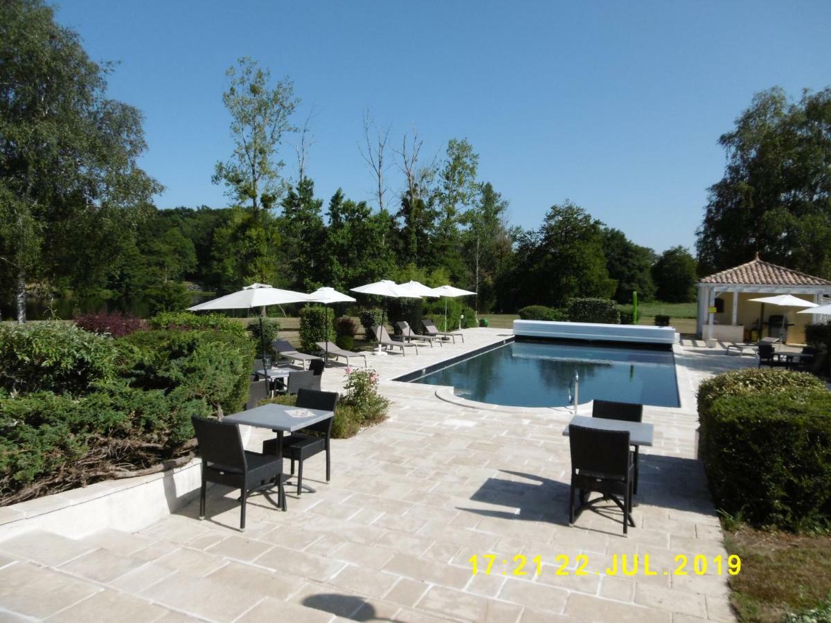 Logis Hotel Val De Vienne Le Vigeant Dış mekan fotoğraf
