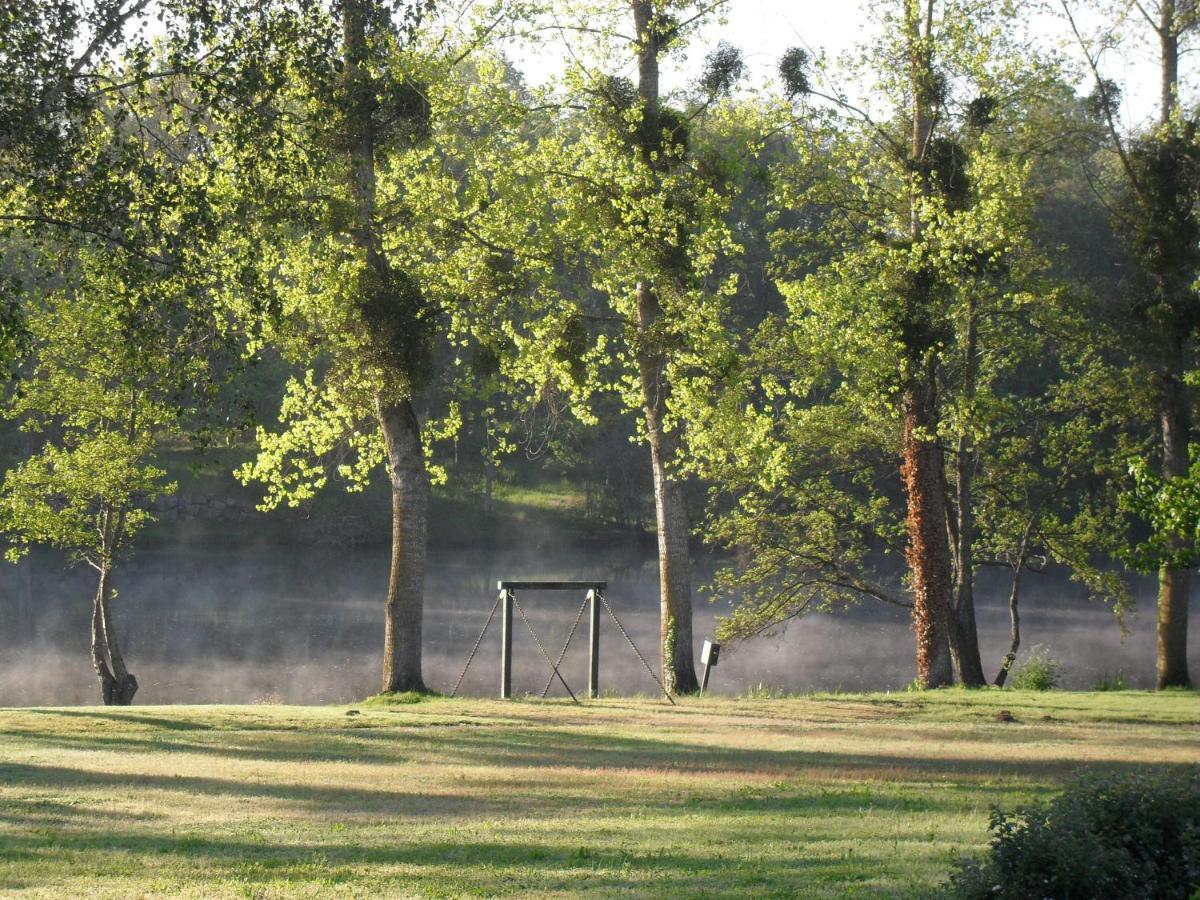 Logis Hotel Val De Vienne Le Vigeant Dış mekan fotoğraf