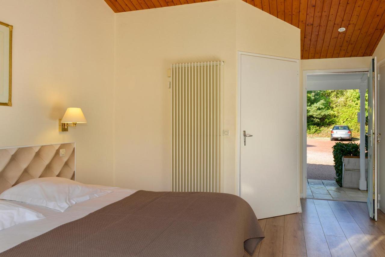 Logis Hotel Val De Vienne Le Vigeant Dış mekan fotoğraf